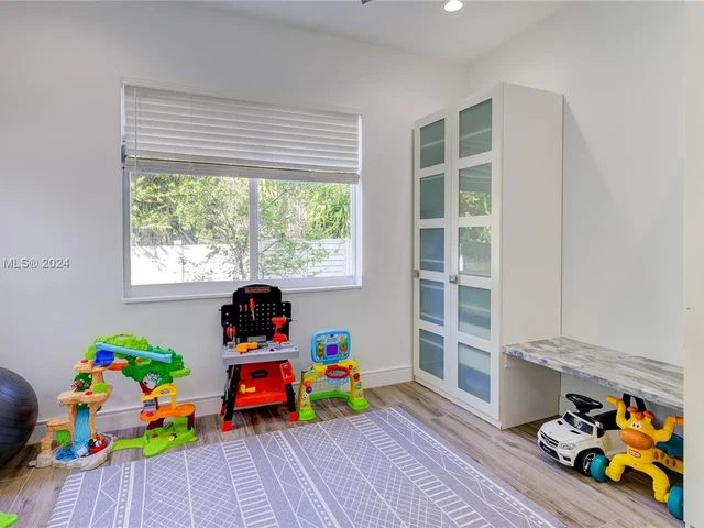 1111 SW 18th Ct, Fort Lauderdale FL 33315