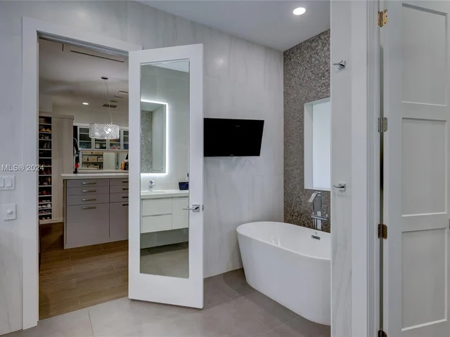 1111 SW 18th Ct, Fort Lauderdale FL 33315