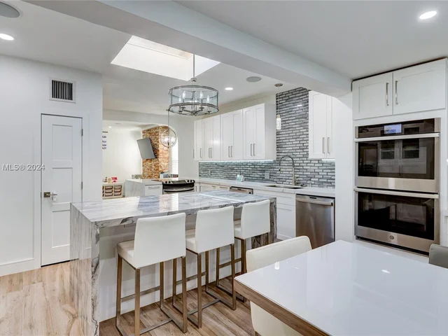 1111 SW 18th Ct, Fort Lauderdale FL 33315