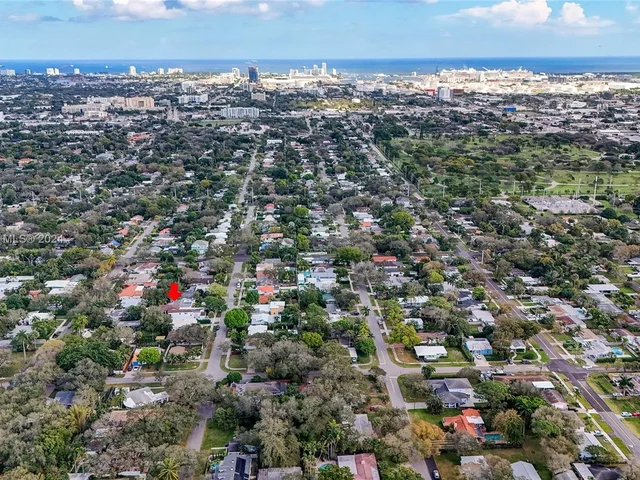 1111 SW 18th Ct, Fort Lauderdale FL 33315