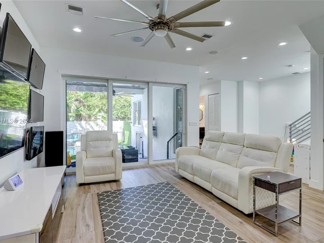 1111 SW 18th Ct, Fort Lauderdale FL 33315