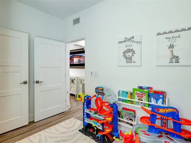 1111 SW 18th Ct, Fort Lauderdale FL 33315