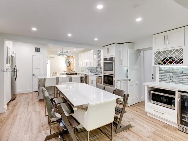 1111 SW 18th Ct, Fort Lauderdale FL 33315