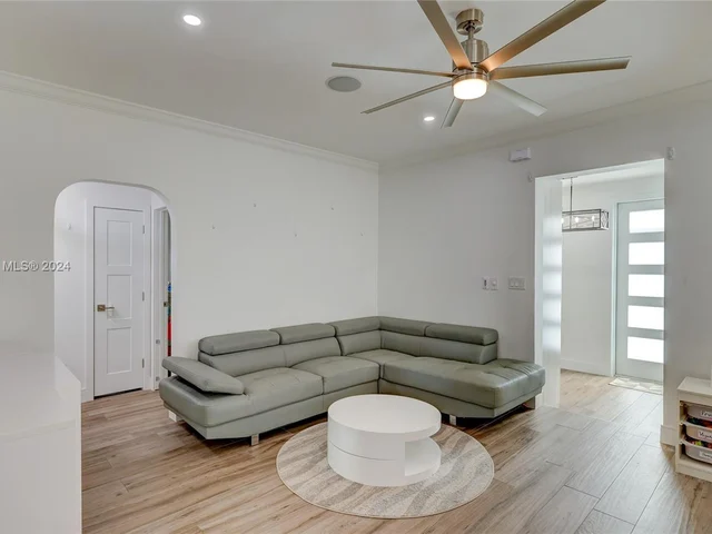 1111 SW 18th Ct, Fort Lauderdale FL 33315