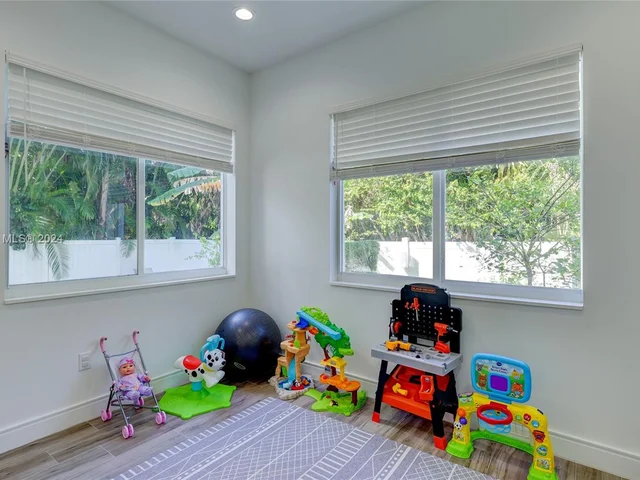 1111 SW 18th Ct, Fort Lauderdale FL 33315