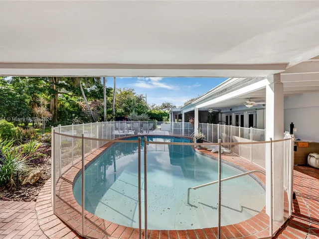 6600 SW 129th Ter, Pinecrest FL 33156