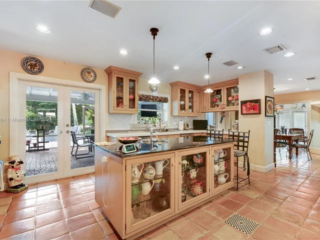 6600 SW 129th Ter, Pinecrest FL 33156