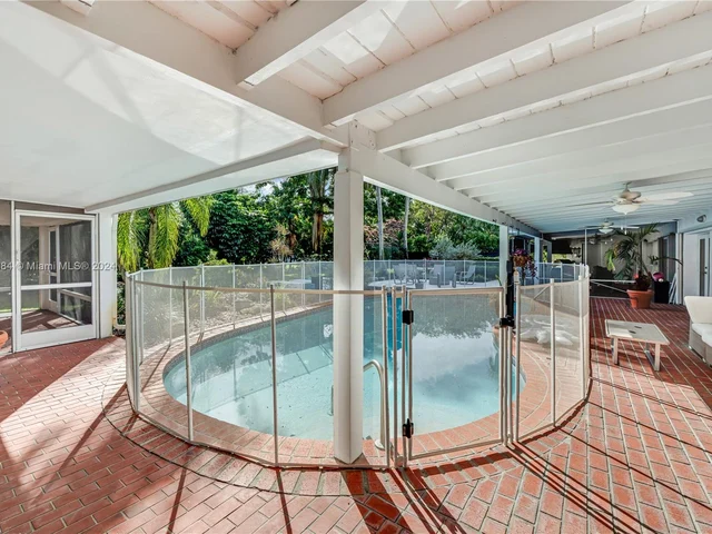 6600 SW 129th Ter, Pinecrest FL 33156