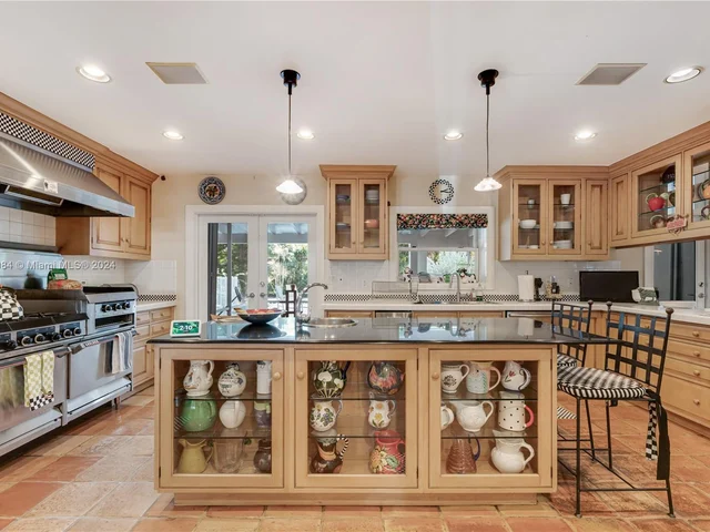 6600 SW 129th Ter, Pinecrest FL 33156