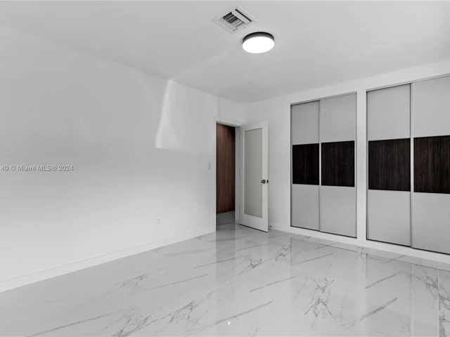 12525 SW 68 Ct, Pinecrest FL 33156