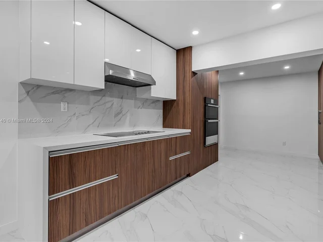 12525 SW 68 Ct, Pinecrest FL 33156