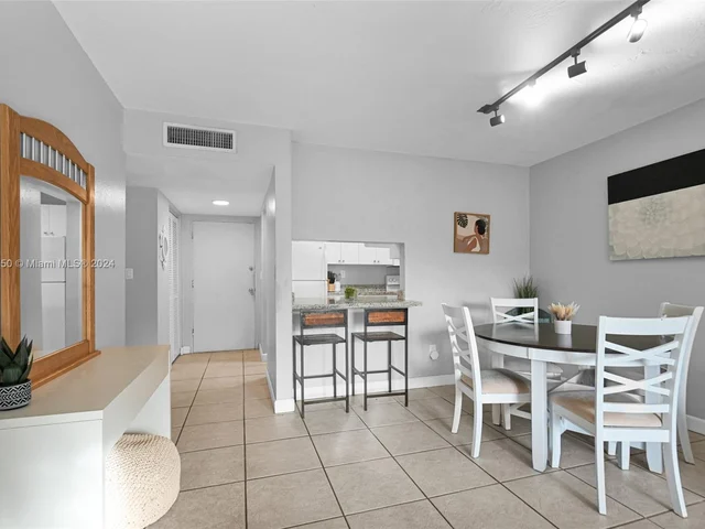 7487 SW 82nd St # C105, Miami FL 33143