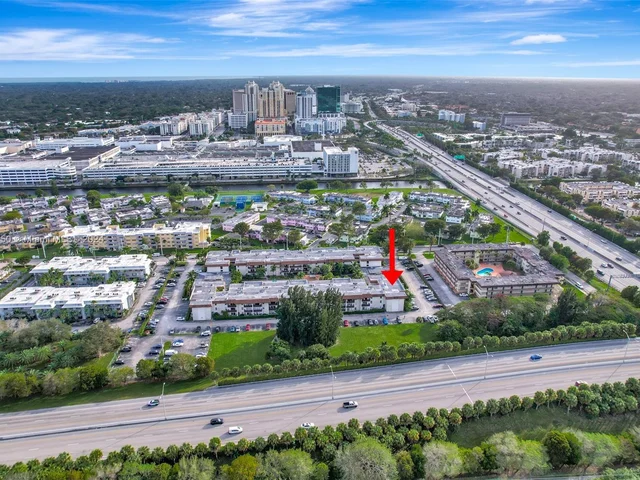 7487 SW 82nd St # C105, Miami FL 33143