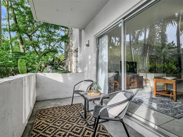 7487 SW 82nd St # C105, Miami FL 33143