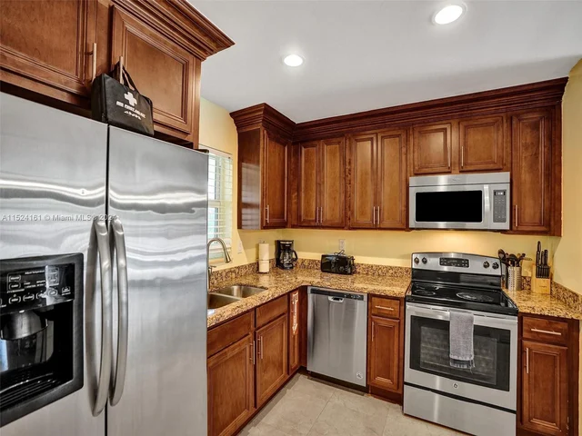 5531 NE 18th Ter, Fort Lauderdale FL 33308