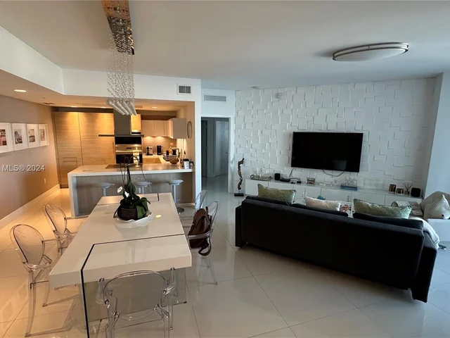 17111 Biscayne Blvd # 603, North Miami Beach FL 33160