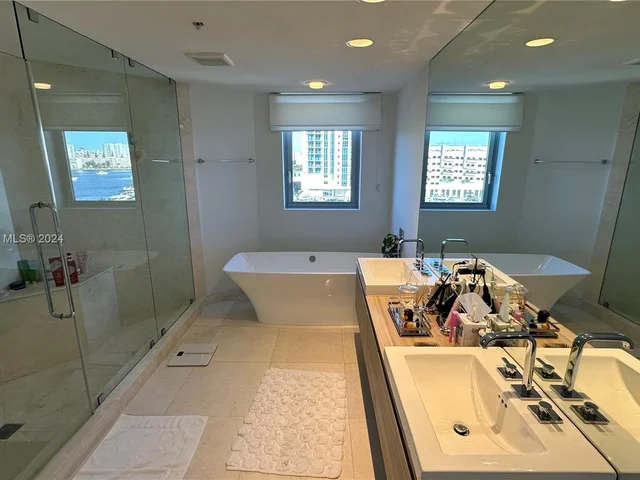 17111 Biscayne Blvd # 603, North Miami Beach FL 33160