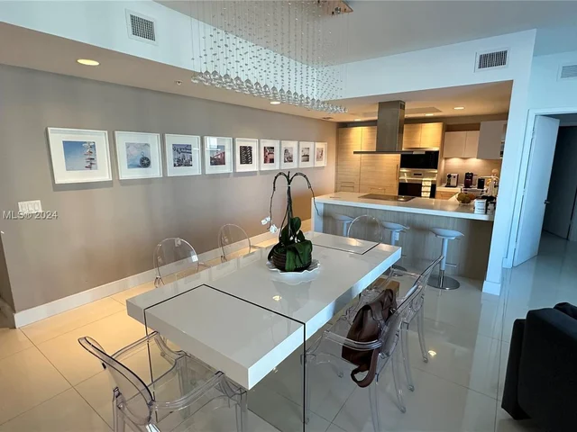 17111 Biscayne Blvd # 603, North Miami Beach FL 33160