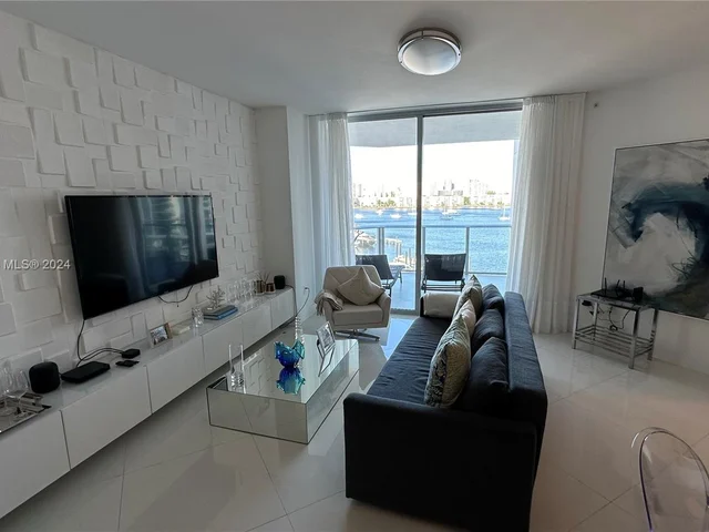 17111 Biscayne Blvd # 603, North Miami Beach FL 33160