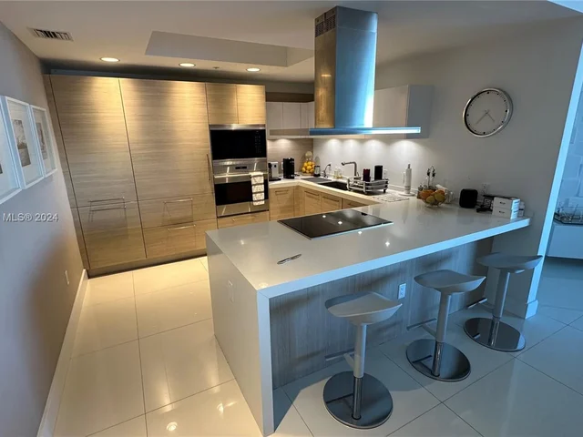 17111 Biscayne Blvd # 603, North Miami Beach FL 33160