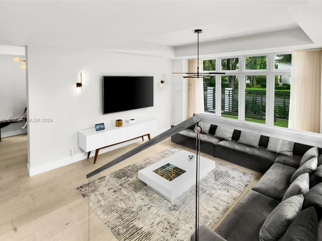 928 Palermo Ave, Coral Gables FL 33134