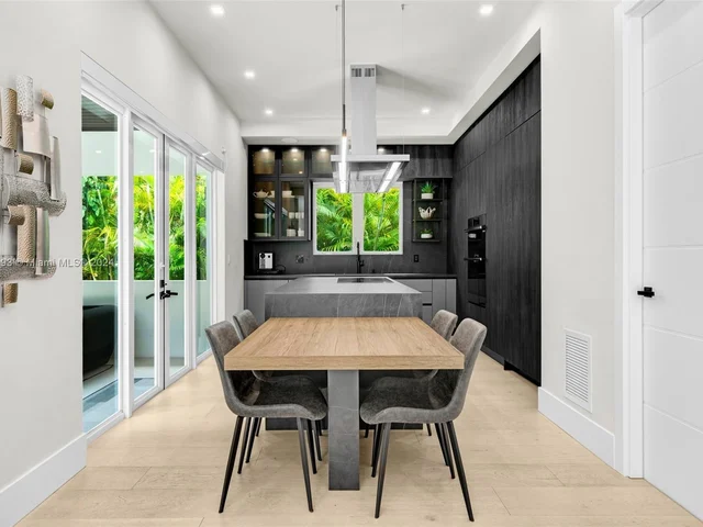 928 Palermo Ave, Coral Gables FL 33134