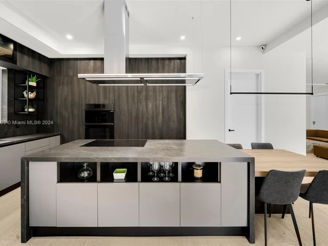 928 Palermo Ave, Coral Gables FL 33134