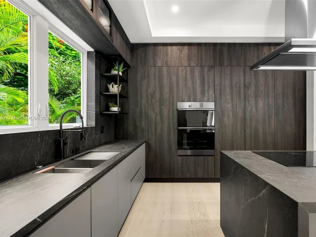 928 Palermo Ave, Coral Gables FL 33134