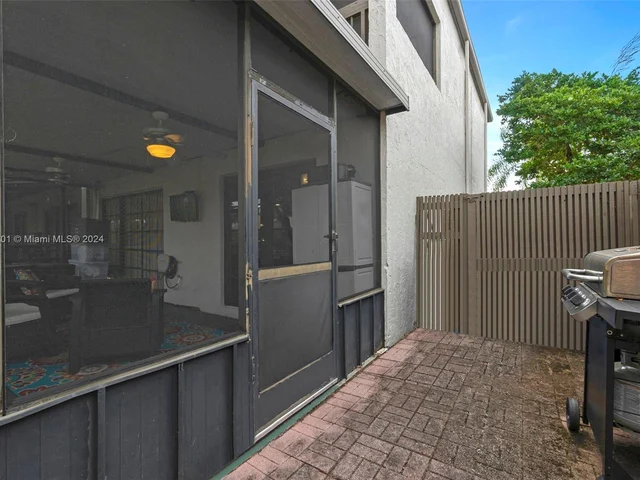 9707 N New River Canal Rd # 216, Plantation FL 33324