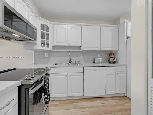 9707 N New River Canal Rd # 216, Plantation FL 33324