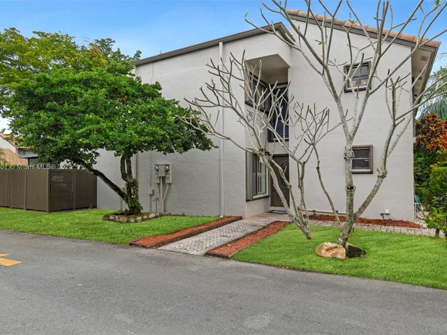 9707 N New River Canal Rd # 216, Plantation FL 33324