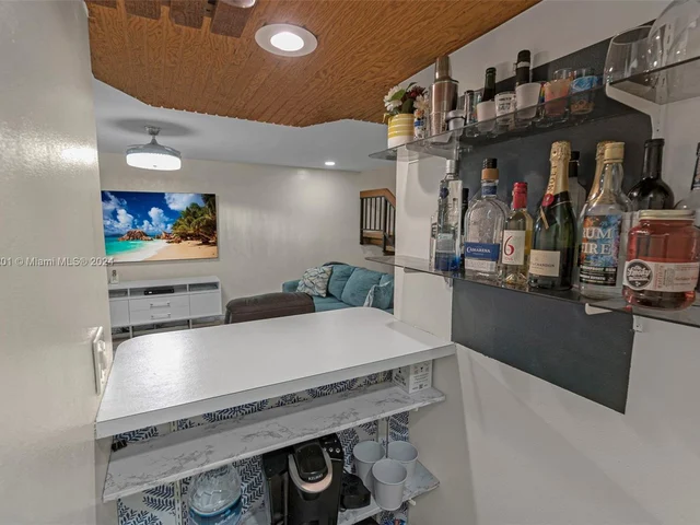 9707 N New River Canal Rd # 216, Plantation FL 33324