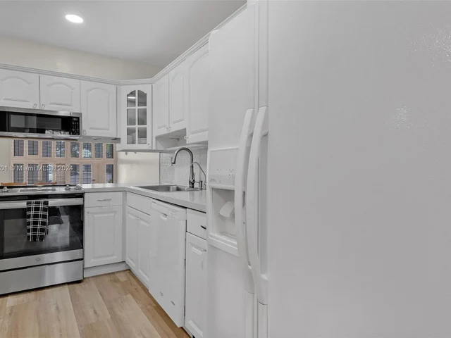 9707 N New River Canal Rd # 216, Plantation FL 33324