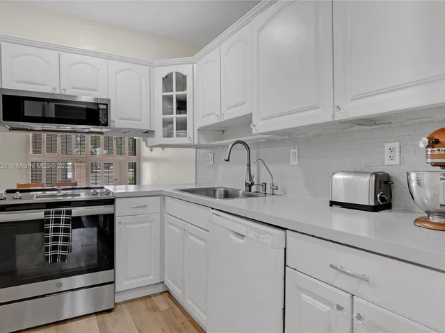 9707 N New River Canal Rd # 216, Plantation FL 33324