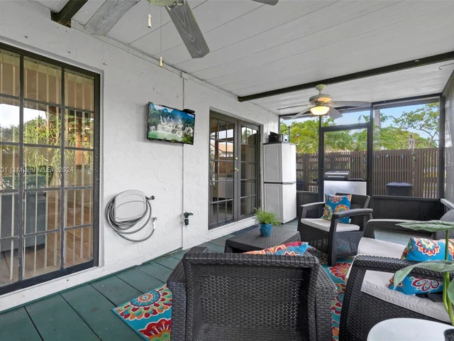 9707 N New River Canal Rd # 216, Plantation FL 33324