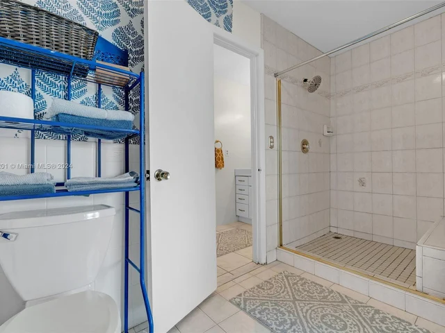 9707 N New River Canal Rd # 216, Plantation FL 33324