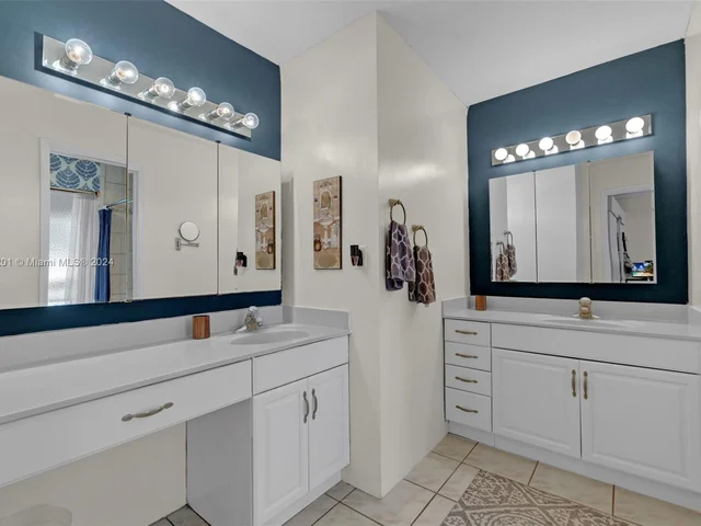 9707 N New River Canal Rd # 216, Plantation FL 33324