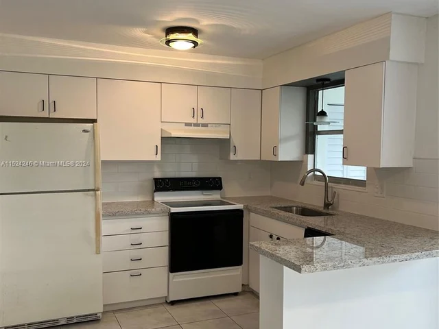 1100 SE 4th Ave # 26, Deerfield Beach FL 33441