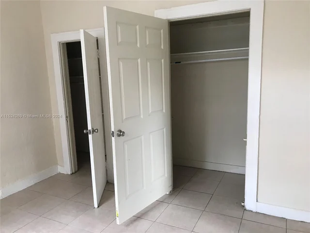 1060 NW 47th St # 7, Miami FL 33127