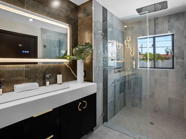 3330 NE 27th Ter, Lighthouse Point FL 33064