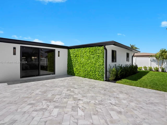 3330 NE 27th Ter, Lighthouse Point FL 33064