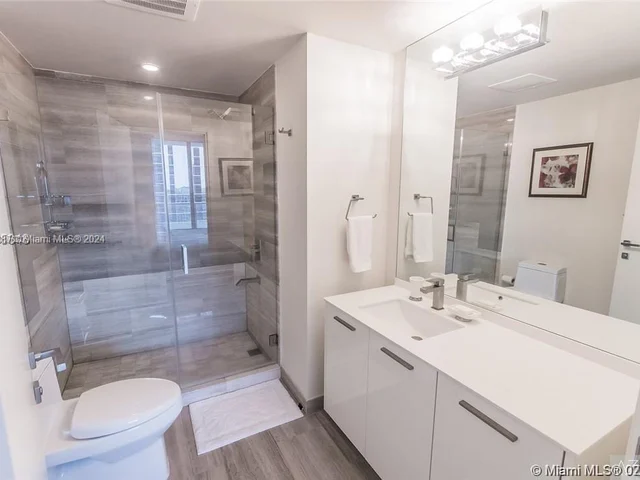 1300 Brickell Bay Dr # 3001, Miami FL 33131