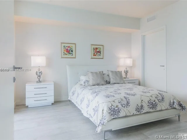 1300 Brickell Bay Dr # 3001, Miami FL 33131