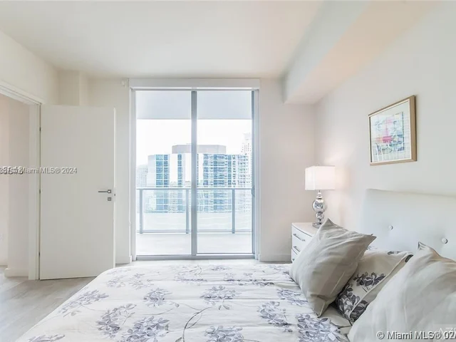 1300 Brickell Bay Dr # 3001, Miami FL 33131