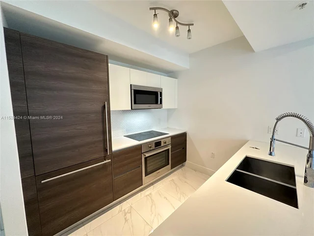 301 Altara Ave # 506, Coral Gables FL 33146