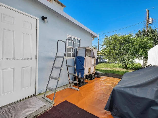 3061 NW 87th Ter, Miami FL 33147