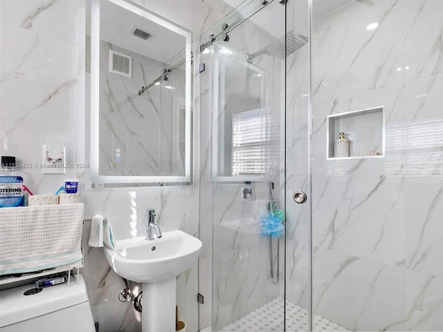 3061 NW 87th Ter, Miami FL 33147