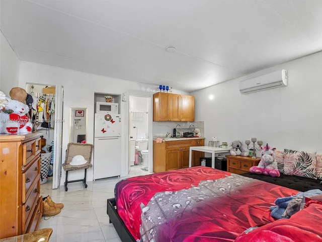 3061 NW 87th Ter, Miami FL 33147