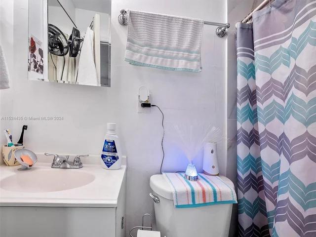 3061 NW 87th Ter, Miami FL 33147