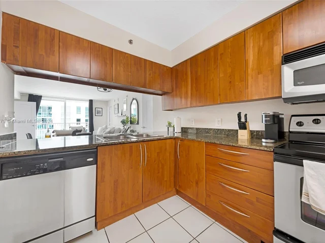 1200 Brickell Bay Dr # 2515, Miami FL 33131